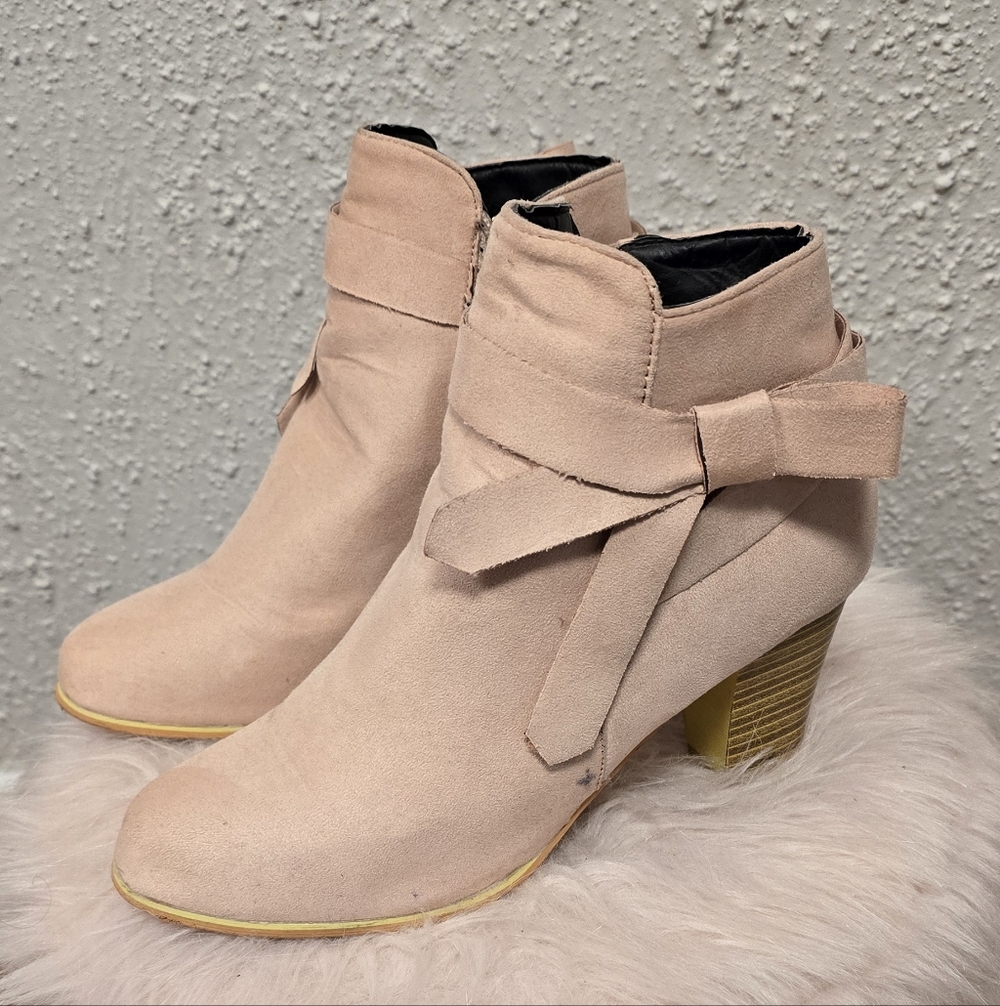 Elegant Women's Pink Ankle Boots